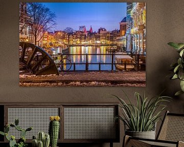 Amsterdam verlicht van Leon Weggelaar