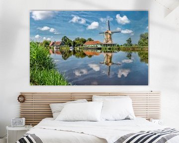 Windmühle Der Pfau an das Nauernasche Kanal, Nauerna, Nord-Holland, Niederlande von Rene van der Meer