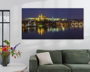 Prager Burg und Karlsbrücke am Abend - Prag, Tschechische Republik - 10 von Tux Photography