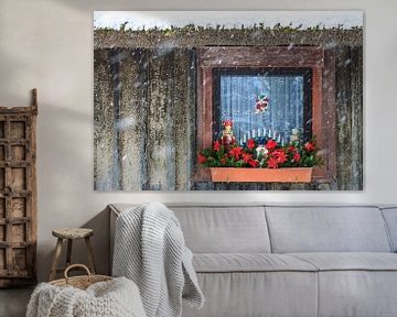 Weihnachtlich geschmücktes Fenster im Winter von Rico Ködder