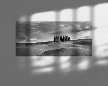 Torrenieri panorama Italien in schwarz weiss von Peter Bolman