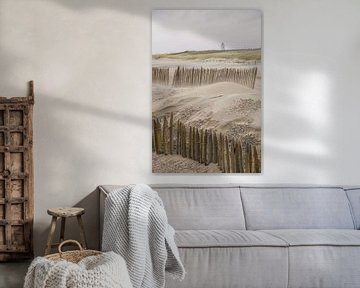 Strand met kerk op achtergrond van Dirk van Egmond
