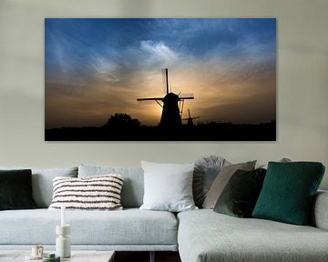 Windmolen Nederwaard Nr 5, Kinderdijk tijdens zonsondergang. van Pieter van Roijen