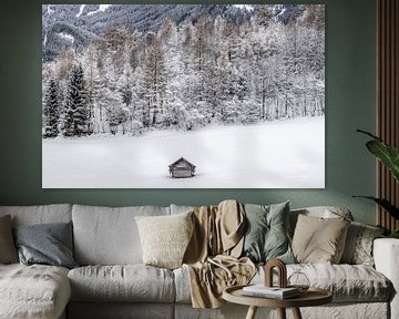 Hut in een sneeuwlandschap van Thomas Lang