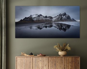 Mountain reflection (Iceland) by Albert Mendelewski