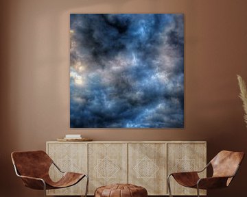 Donkere wolken en blauwe hemel van Kuba Bartyński