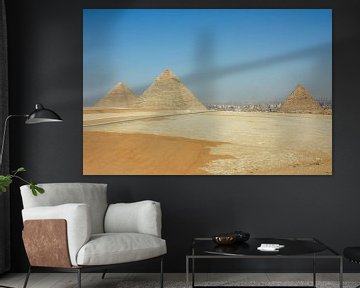 De piramiden van Gizeh bij Caïro, Egypte van Marcel Alsemgeest