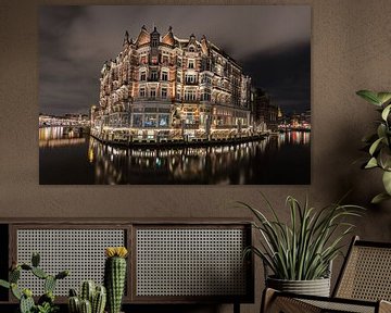 Hotel Europa in Amsterdam bij nacht
