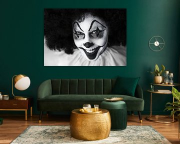 Lustiger, gruseliger Clown in Schwarz und Weiß von Atelier Liesjes