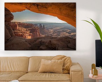 Mesa Arch by Robert Dibbits