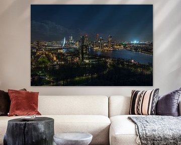Die Skyline von Rotterdam mit einem beleuchteten De Kuip von MS Fotografie | Marc van der Stelt