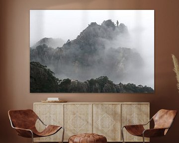 Mystieke bergen in Huangshan, China van Simon Hazenberg