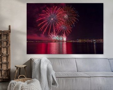 Jährliche Feuerwerkshows für den Plage de la Croisette, Cannes, Alpes Maritime, Frankreich von Rene van der Meer