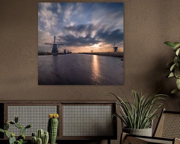 Kinderdijk op een koude winter morgen