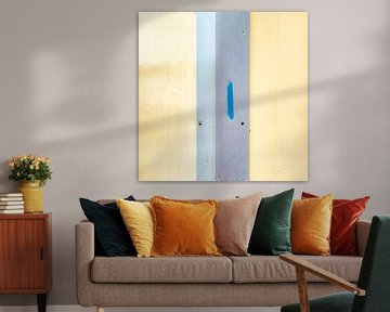 Abstract line pattern in yellow-grey with a blue touch by Texel eXperience