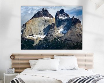 Berglandschap Torres del Paine met de hoornvormige pieken van Cuernos del Paine van Max Steinwald