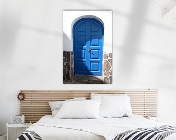Blauwe deur op Stromboli van Anouk Davidse