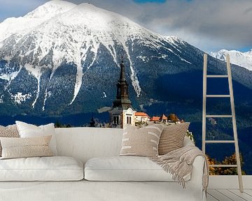Het Meer van Bled met sneeuw op de bergen in de herfst van iPics Photography