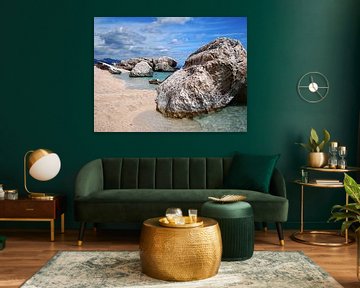 Strand mit großen Felsen in Sardinien von iPics Photography