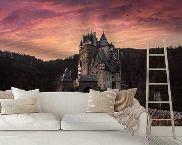 Burg Eltz bij zonsopkomst van Martin Podt