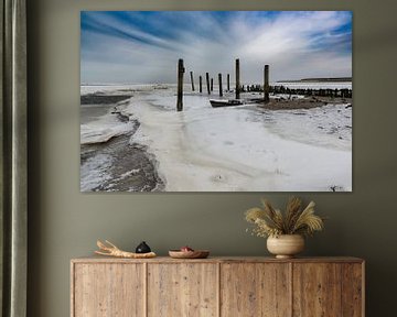 Bevroren Waddenzee bij de oude haven van De Cocksdorp op Texel. by Margreet van Beusichem