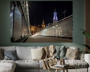 Low view from the footwalk along the Stadsbrug in Kampen at night sur Gerrit Veldman