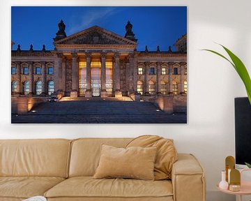 Berlijn Reichstag gebouw in de schemering