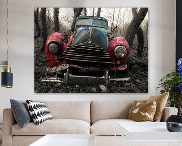 BMW Oldtimer dans la forêt, Rouge en noir et blanc sur Art By Dominic