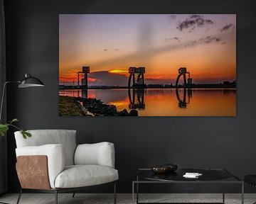 stuw bij Amerongen tijdens zonsondergang