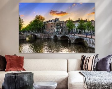 Amsterdamse grachten tijdens zonsondergang by Dennis van de Water