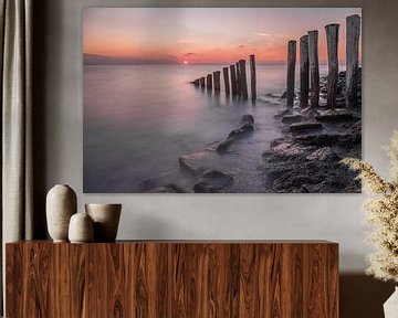 Zonsondergang aan de zeedijk by Marcel Klootwijk