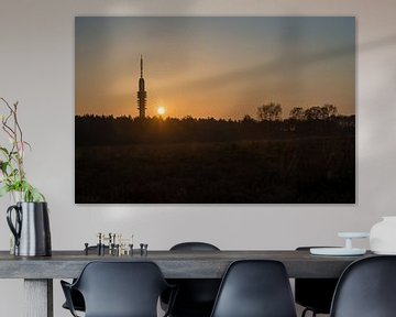 Hilversums trots: de tvtoren bij zonsondergang