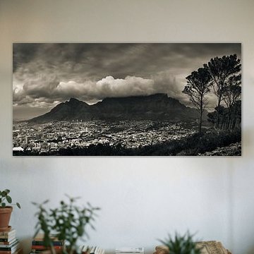 Der Tafelberg bedeckt in den Wolken, Cape Town, Südafrika von Stef Kuipers
