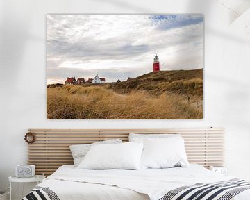 Lighthouse in the dunes of Texel. van Nicole van As