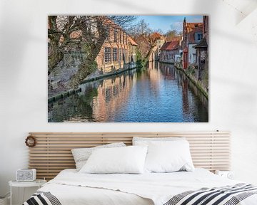 Vue du canal de la ville et des façades arrière à Bruges depuis Mariabrug sur Mike Maes