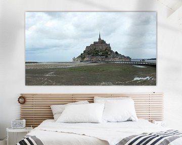 Dorpje Mont Saint-Michel in Normandië in Frankrijk. von Angelique van 't Riet