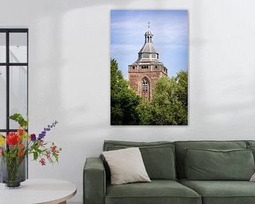 De Buurkerk in Utrecht gezien vanaf de Mariaplaats in kleur. van De Utrechtse Grachten