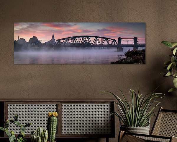 Panorama du pont de l'IJssel dans la brume
