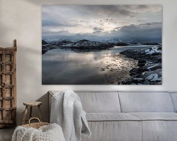  Meerblick mit Bergen (Norwegen) von Riccardo van Iersel