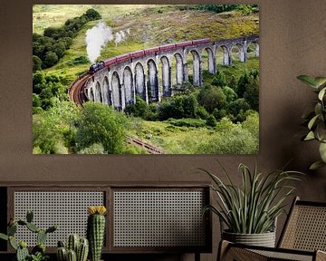Jacobite-Dampfzug über Glenfinnan-Viadukt Schottland