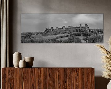 Monochrome Tuscany in 6x17 format, Monteriggioni