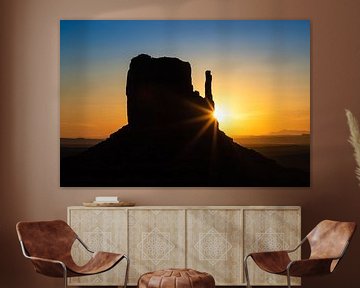 Zonsopkomst Monument Valley van Inge van den Brande