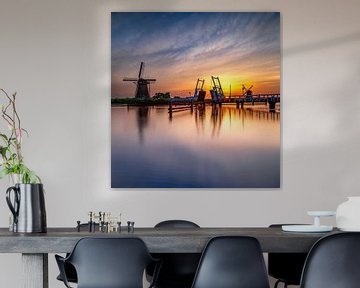 Windmolen en ophaalbrug bij zonsondergang van Rene Siebring