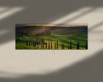 Ondergaande zon boven Agriturismo Baccoleno in Toscane