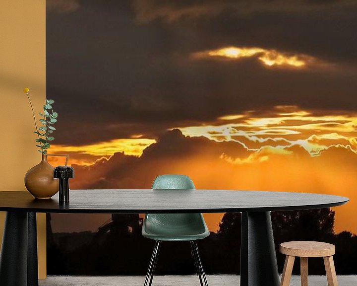 Sfeerimpressie behang: Als silhouet stuwcomplex bij Amerongen. van Jose Lok