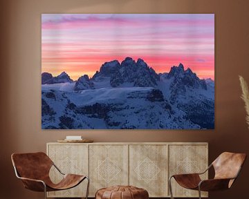 Pink sunrise above the Italian Dolomites von Jonathan Vandevoorde