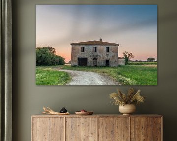 verlaten gebouw in toscane zonsondergang van Erik van 't Hof