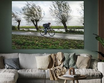 Fietser in de Storm van Liesbeth Muurling