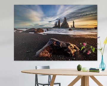 Reynisdrangar stones sur Wojciech Kruczynski