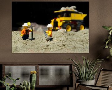 Lego ground worker by Leonard Boshuizen
